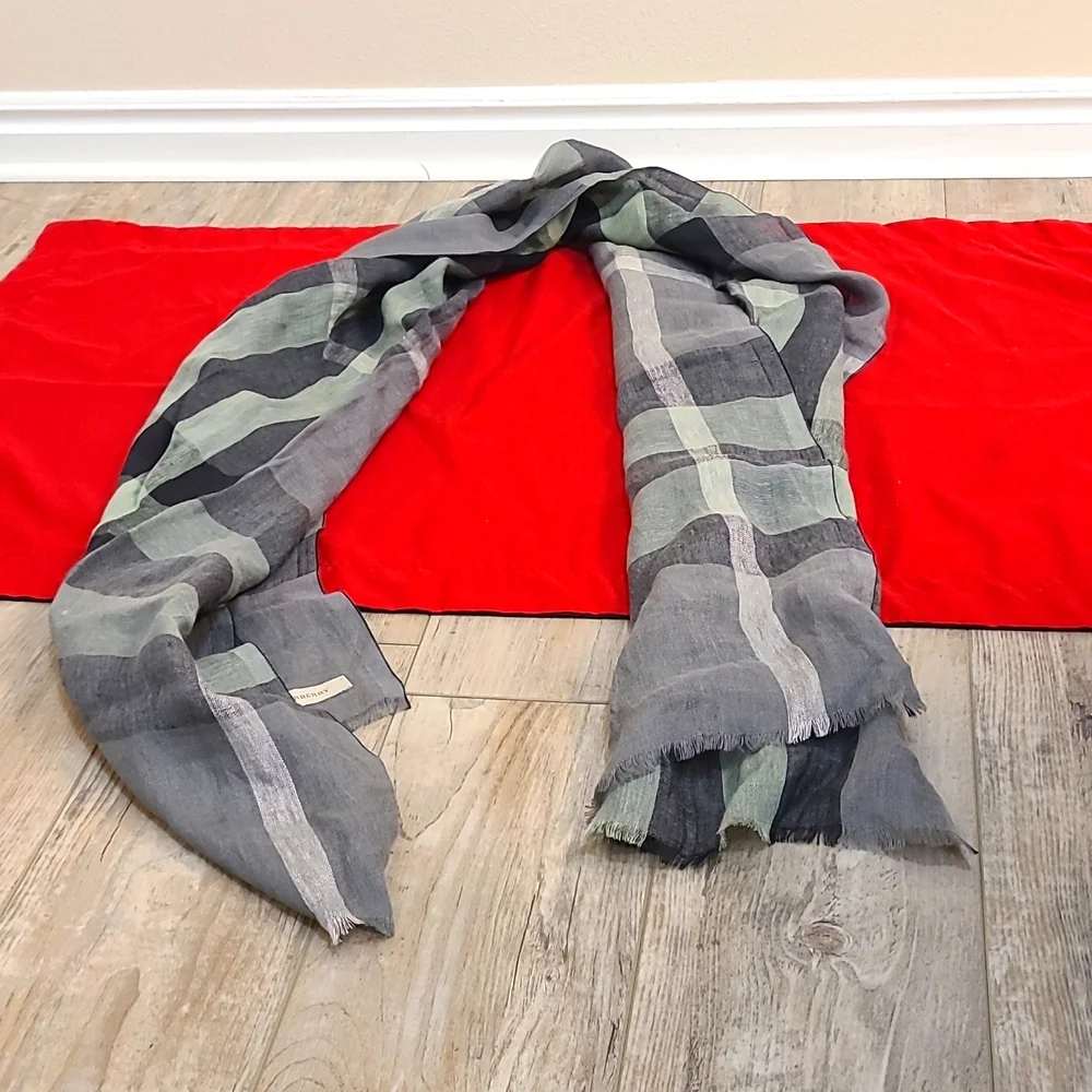 Burberry Scarf Medium Giant Exploded Linen Check In Green, Black, and Grey - Picture 3 of 6